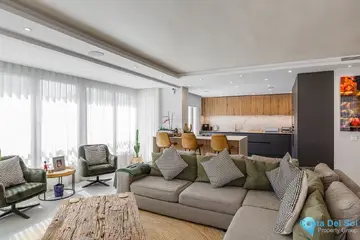 4 bedroom Apartment for Sale in Marbella-25938