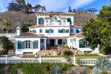 8 bedroom House for Sale in Torrox