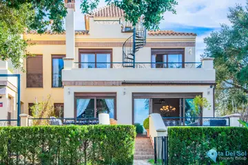 5 bedroom House for Sale in La Mairena-27253