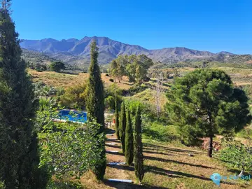 4 bedroom House for Sale in Entrerrios