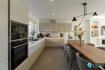 4 bedroom House for Sale in Nueva Andalucía-27426
