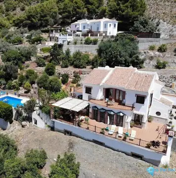 7 bedroom House for Sale in Frigiliana