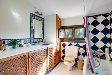 3 bedroom House for Sale in Estepona-28129