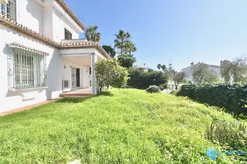 5 bedroom House for Sale in La Cala de Mijas-28281