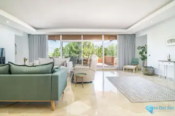4 bedroom Apartment for Sale in Nueva Andalucía-28475