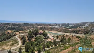 1587m2 Plot for Sale in La Quinta-28514