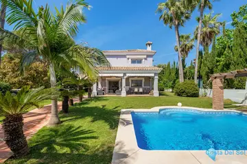 3 bedroom House for Sale in Estepona