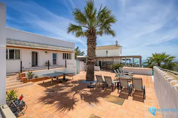 7 bedroom House for Sale in Cómpeta-29001