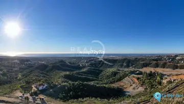 2144m2 Plot for Sale in La Quinta-29019