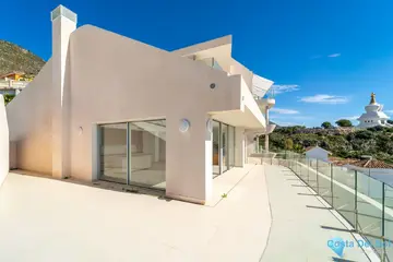 4 bedroom Apartment for Sale in Benalmadena Pueblo-29029