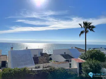 5 bedroom House for Sale in Estepona