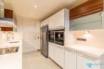 2 bedroom Apartment for Sale in Estepona-29794