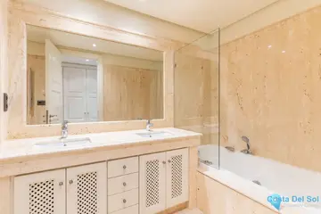 2 bedroom Apartment for Sale in Estepona-29801