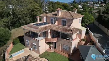 6 bedroom House for Sale in San Pedro de Alcántara