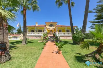 9 bedroom House for Sale in Alhaurín de la Torre
