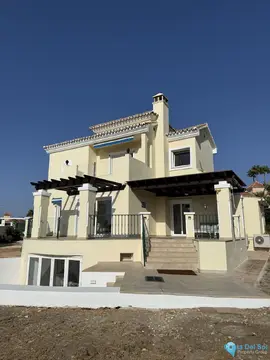 5 bedroom House for Sale in Estepona