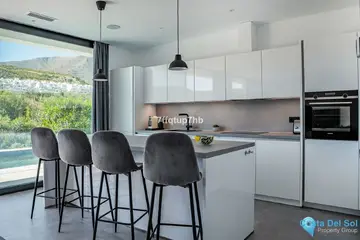 3 bedroom House for Sale in Estepona-30963