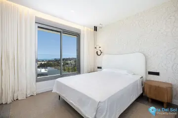 4 bedroom House for Sale in Estepona-31017