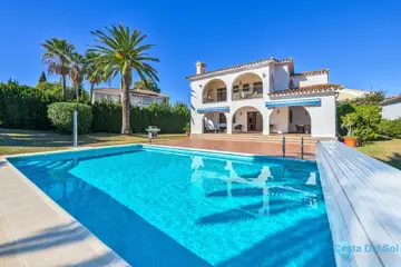 5 bedroom House for Sale in Atalaya