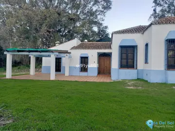 5 bedroom House for Sale in Casares