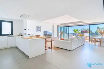 4 bedroom Apartment for Sale in Estepona-31245