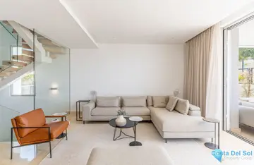 4 bedroom House for Sale in Río Real-31322