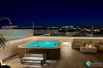 4 bedroom House for Sale in Estepona