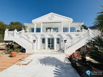 5 bedroom House for Sale in Valtocado