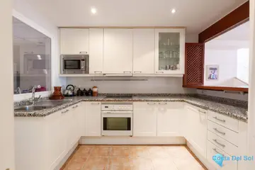 3 bedroom Apartment for Sale in Estepona-32320