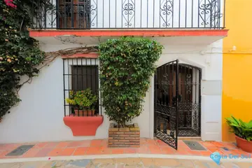 3 bedroom House for Sale in Marbella-32355