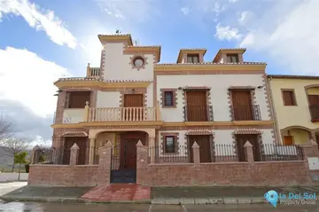 7 bedroom House for Sale in Villanueva De La Concepcion