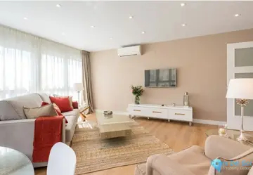 4 bedroom Apartment for Sale in Málaga Centro-32572