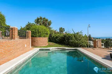 4 bedroom House for Sale in Estepona-32680