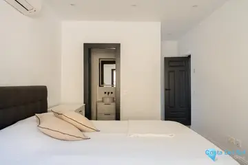 5 bedroom House for Sale in Casares-33003