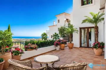 5 bedroom House for Sale in Benahavís