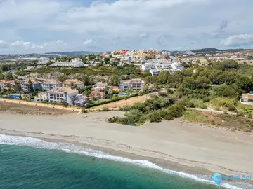 5 bedroom House for Sale in Casares Playa
