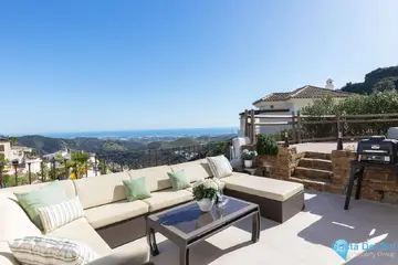 4 bedroom House for Sale in Benahavís
