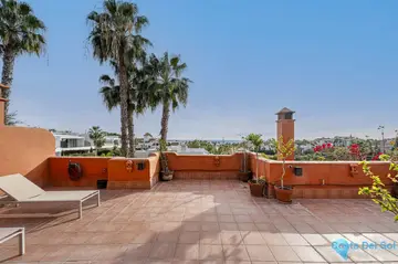 4 bedroom House for Sale in The Golden Mile