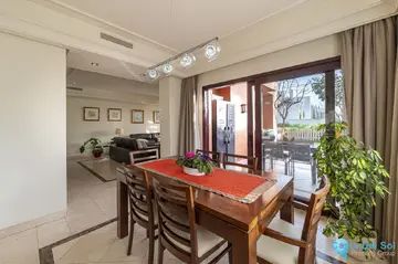 4 bedroom House for Sale in The Golden Mile-33604