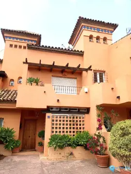 3 bedroom House for Sale in The Golden Mile-33728