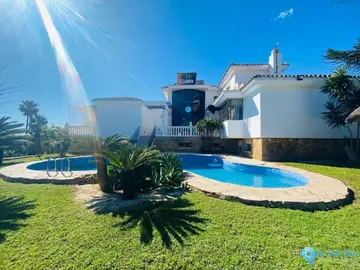 6 bedroom House for Sale in Benalmadena