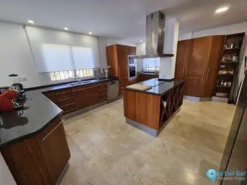 5 bedroom House for Sale in Benalmadena-33994