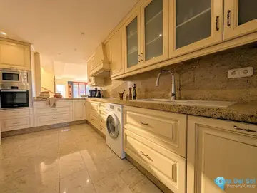 3 bedroom Apartment for Sale in New Golden Mile-34273