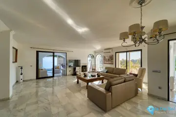 4 bedroom House for Sale in Nueva Andalucía-34402