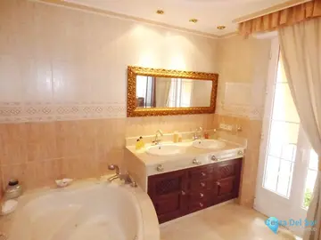 6 bedroom House for Sale in Marbella-34933