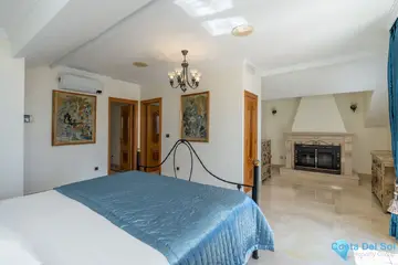 5 bedroom Apartment for Sale in Marbella-34977