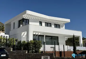 4 bedroom House for Sale in Fuengirola