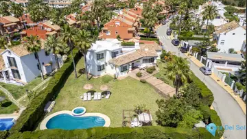 4 bedroom House for Sale in Estepona