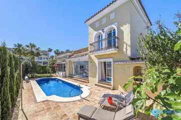 3 bedroom House for Sale in Bahía de Marbella-36600