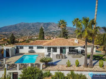 4 bedroom House for Sale in Sierrezuela